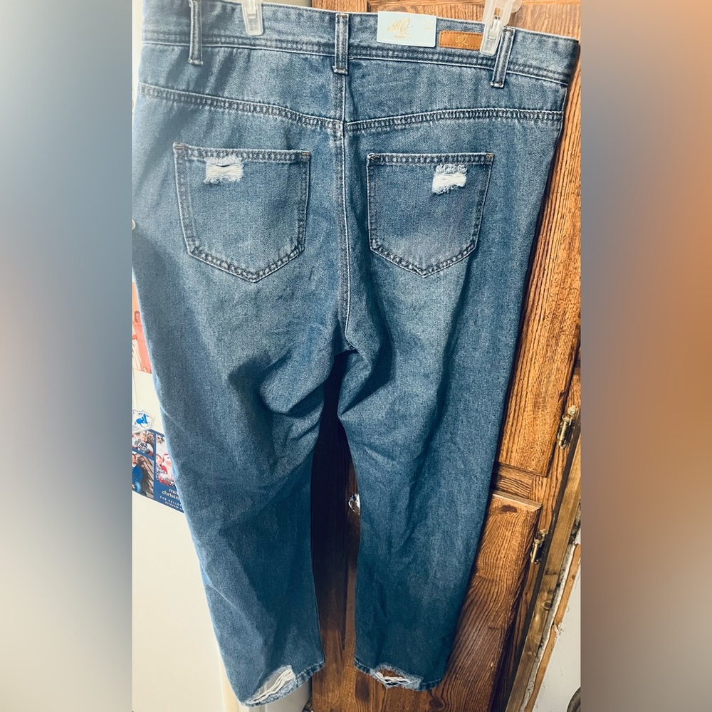 Women’s ankle jeans